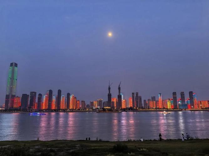 武汉深夜去哪玩 推荐几个武汉夜网好去处